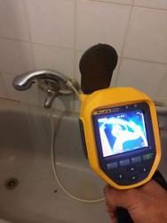 איתור נזילה במצלמה תרמית